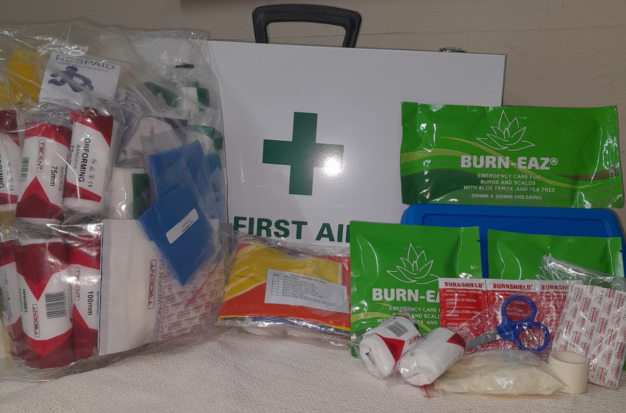 First Aid - Wall Mount Box With regulation 7 (Refill & Burn Kit)
